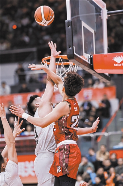 防守大战肉搏之夜 苍南队7分惜败杭州队